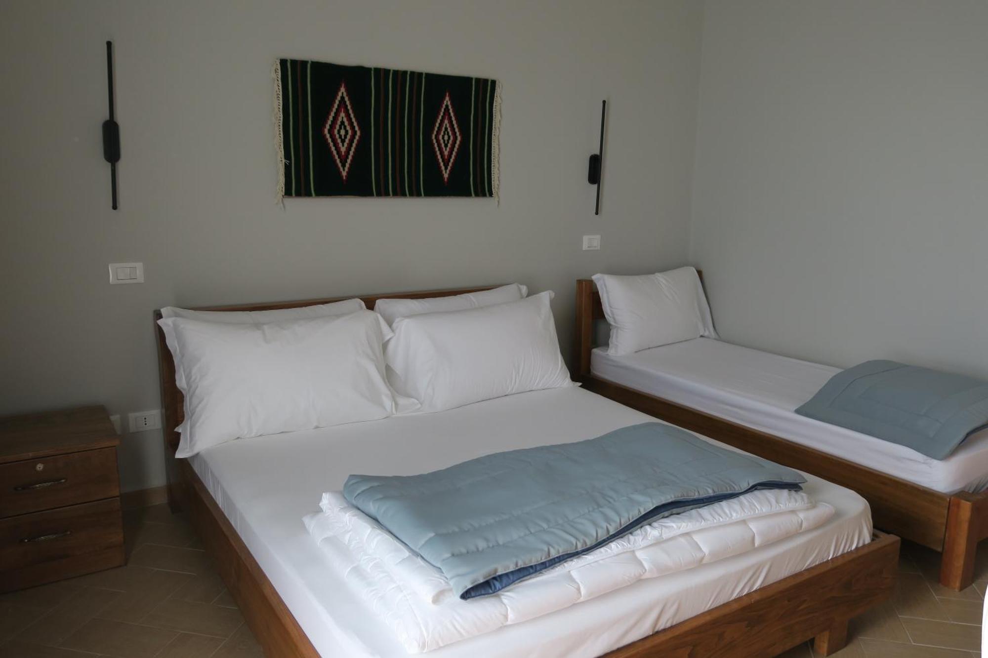 Radhimë Doko Hotel מראה חיצוני תמונה