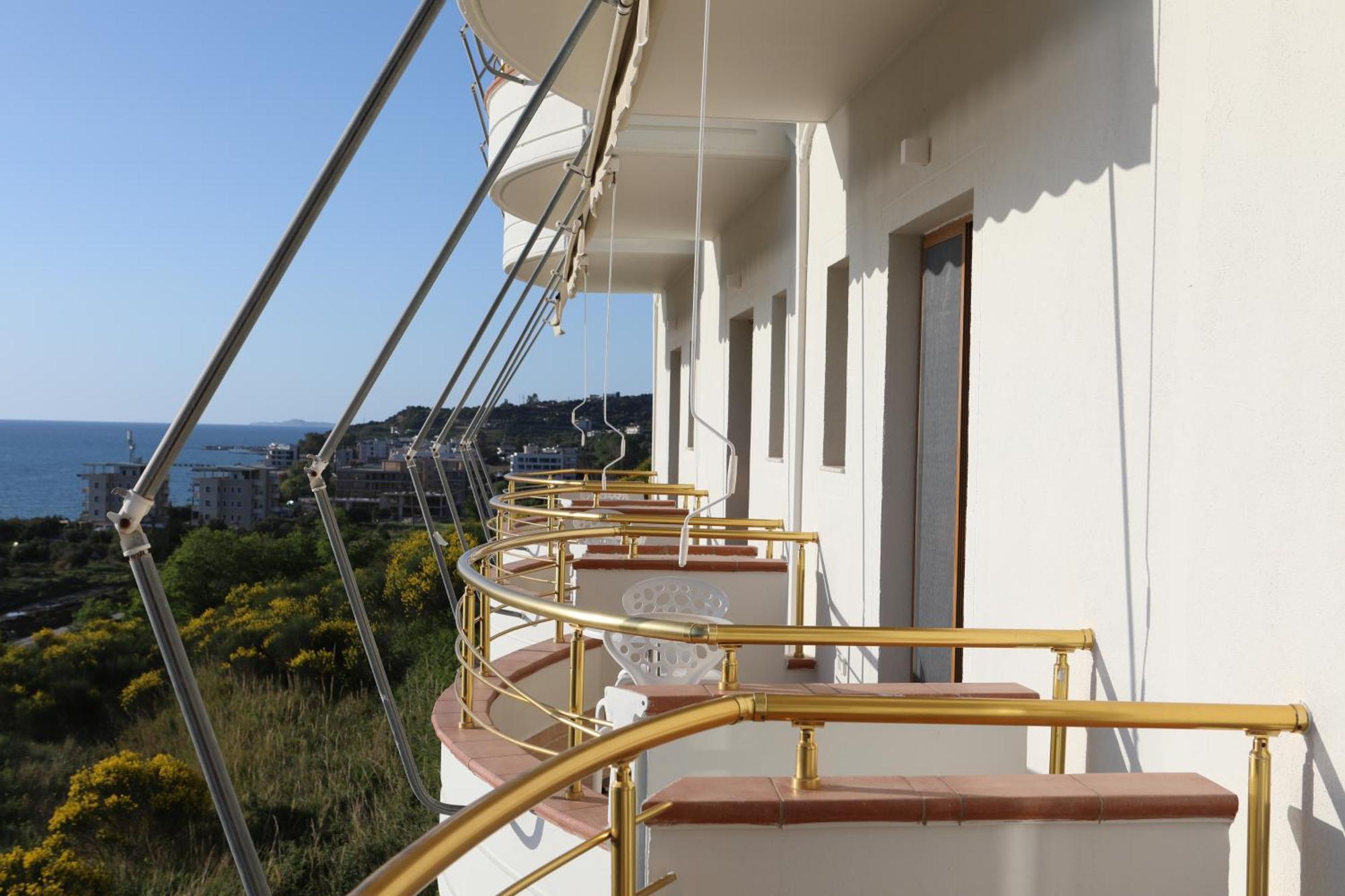 Radhimë Doko Hotel מראה חיצוני תמונה